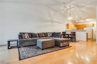 Photo #6: 2443727 Listing 