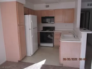 Photo #4: 2443781 Listing 