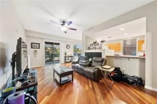 Photo #5: 2443859 Listing 