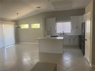 Photo #4: 2443862 Listing 