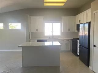 Photo #6: 2443862 Listing 