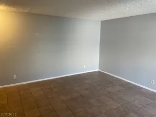 Photo #3: 2443923 Listing 