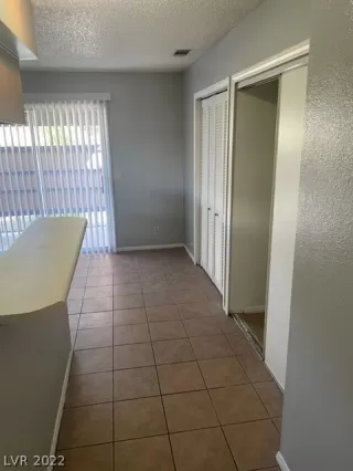 Photo #5: 2443923 Listing 