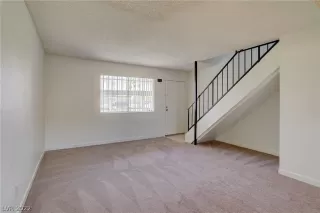 Photo #4: 2443939 Listing 