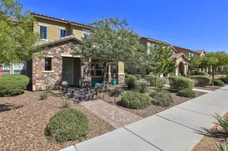 Photo #3: 2443975 Listing