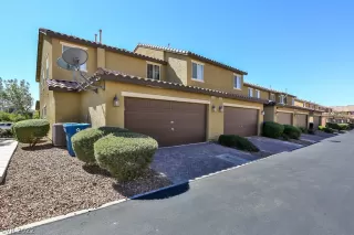 Photo #6: 2443975 Listing