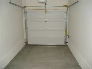 Photo #5: 2444048 Listing 