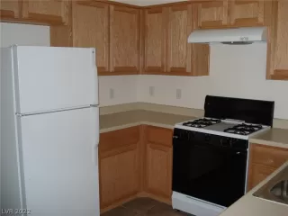 Photo #6: 2444048 Listing 