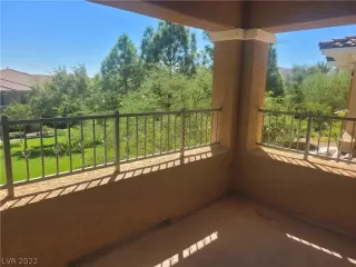 Photo #4: 2444077 Listing 