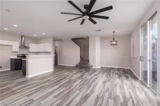 Photo #2: 2444094 Listing