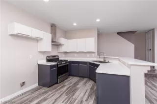 Photo #5: 2444094 Listing