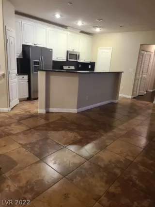 Photo #2: 2444113 Listing 