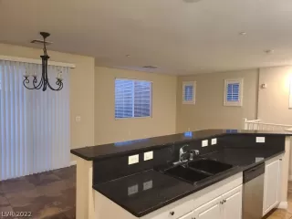 Photo #4: 2444113 Listing 