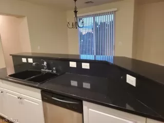 Photo #5: 2444113 Listing 