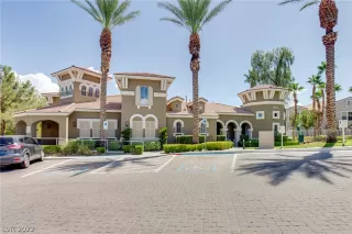 Photo #5: 2444117 Listing