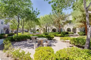 Photo #6: 2444117 Listing