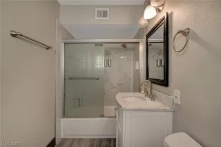 Photo #2: 2444133 Listing