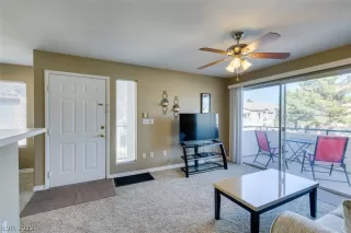 Photo #4: 2444137 Listing