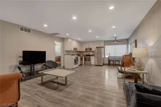 Photo #3: 2444158 Listing 