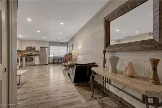 Photo #5: 2444158 Listing 