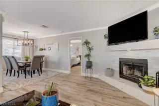 Photo #5: 2444160 Listing