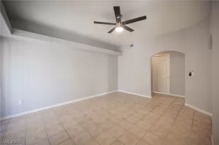 Photo #5: 2444183 Listing