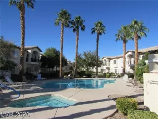 Photo #4: 2444189 Listing 