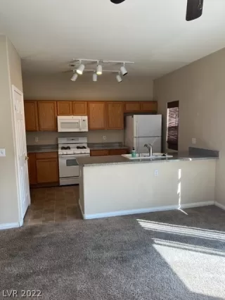 Photo #3: 2444199 Listing 