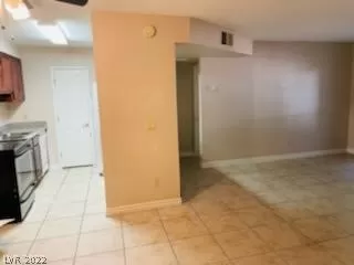 Photo #4: 2444219 Listing 