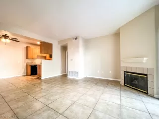 Photo #4: 2444225 Listing