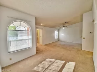 Photo #4: 2444230 Listing 