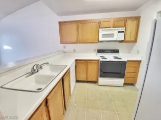 Photo #6: 2444230 Listing 