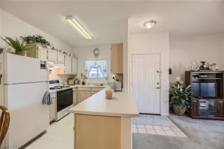 Photo #4: 2444240 Listing