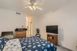 Photo #6: 2444240 Listing