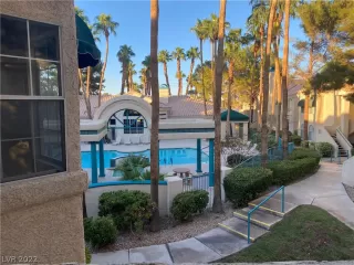 Photo #2: 2444352 Listing