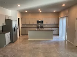 Photo #3: 2444356 Listing 