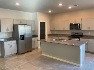 Photo #4: 2444356 Listing 