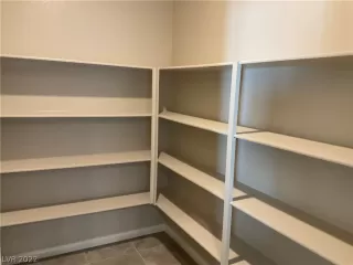 Photo #5: 2444356 Listing 