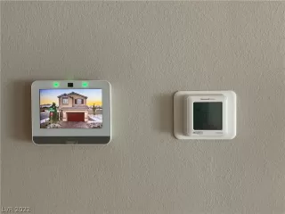 Photo #6: 2444356 Listing 