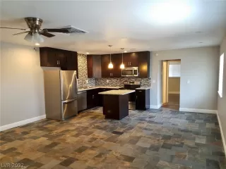 Photo #3: 2444382 Listing 