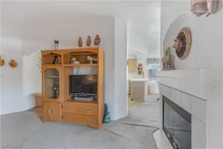 Photo #5: 2444454 Listing