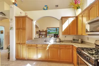 Photo #3: 2444461 Listing 