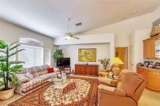 Photo #6: 2444461 Listing 