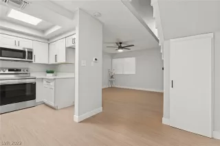 Photo #2: 2444479 Listing 