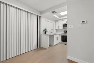 Photo #3: 2444479 Listing 