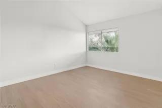 Photo #4: 2444479 Listing 