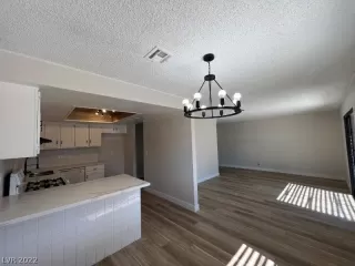 Photo #4: 2444480 Listing 