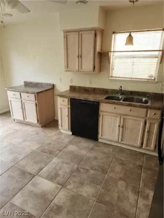 Photo #3: 2444506 Listing 