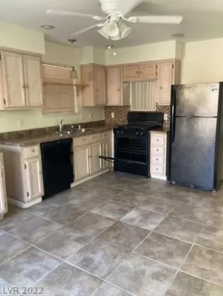 Photo #4: 2444506 Listing 