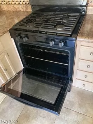 Photo #6: 2444506 Listing 